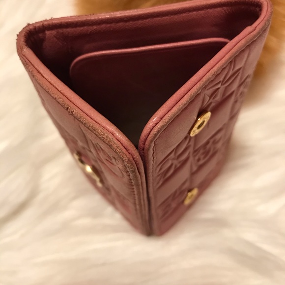 Authentic  chanel key holder gently.used - Picture 3 of 16